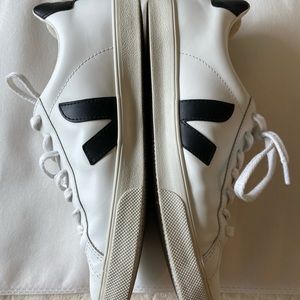 Veja Esplar Sneakers